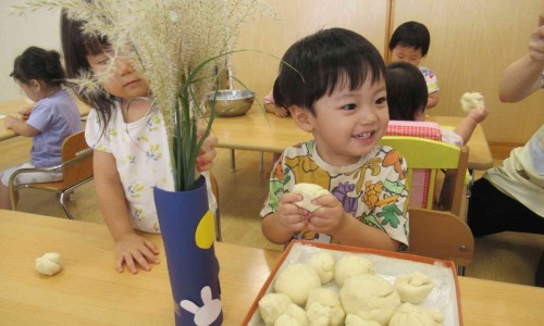 产妇哺乳期可以吃巧克力派吗